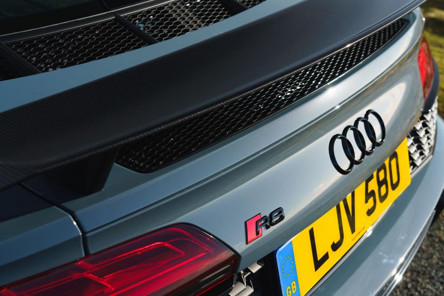 Детали экстерьера Audi R8 V10 Performance 2019 года  (UK) (фото 3 из 136)